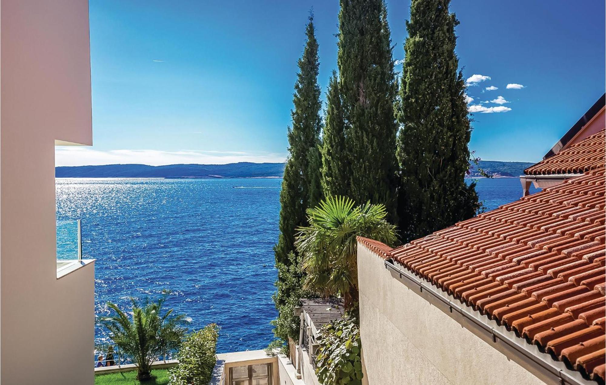 2 Bedroom Lovely Apartment In Crikvenica Exterior foto